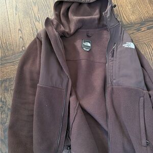 Women’s Northface jacket with hood